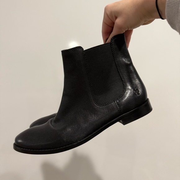 Frye Anna Chelsea Boot Black Leather Ankle Boots - Picture 3 of 11